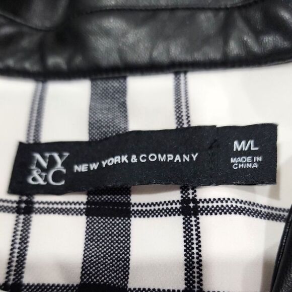 NY & CO Stylish Plaid Poncho Women sz Medium Slit Sleeves Mob Wife Housewive - Picture 4 of 11